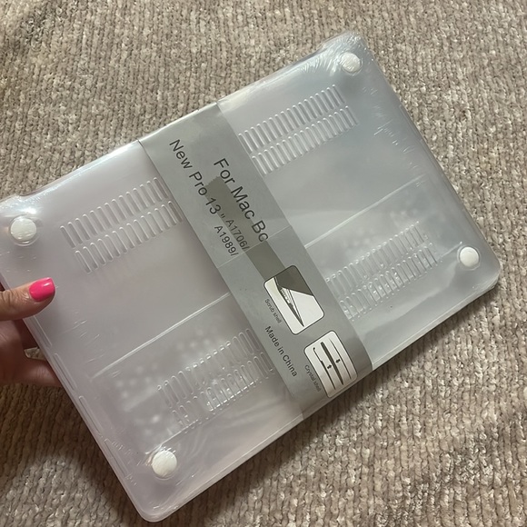 Mac book case-NWT - Picture 3 of 6